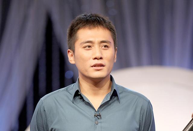 刘烨在人民日报撰文封面图