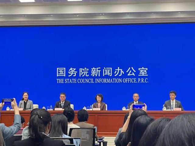 广电总局：正在制订《微短剧管理办法》，修订《电视剧管理办法》封面图