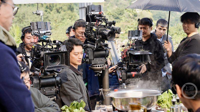 刘烨王影璐领衔主演的《无邪》在重庆杀青，多个新网红打卡地即将亮相封面图