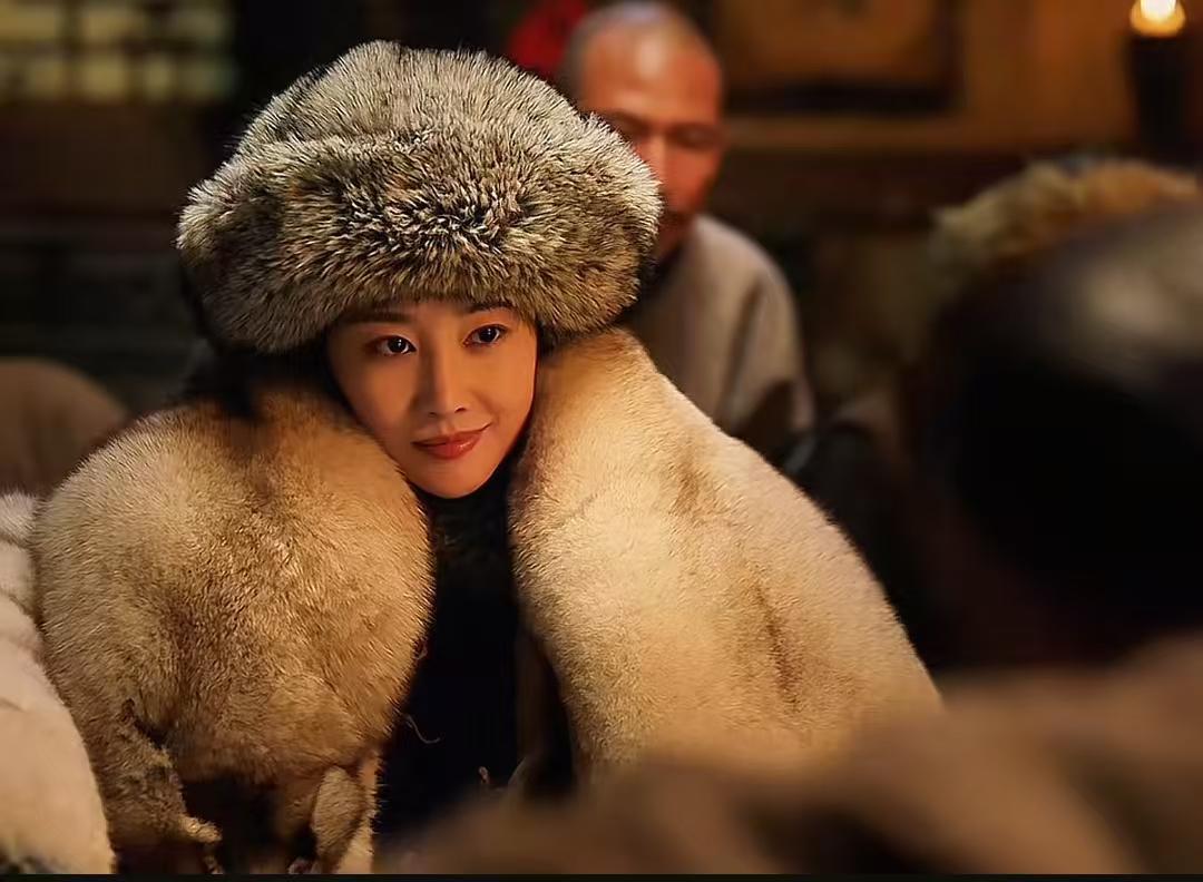 搭完陈晓搭任嘉伦，《大生意人》后她又1新剧央视播，霸屏了封面图