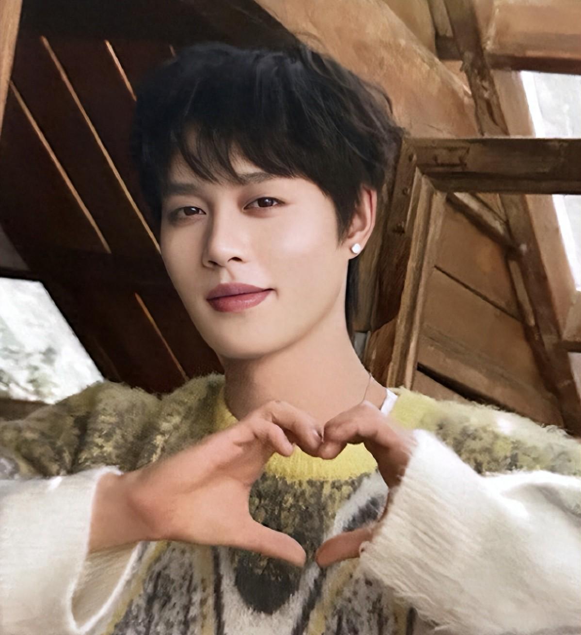 两部短剧模仿长剧翻车了？预告片下架，评论区彻底沦陷！封面图