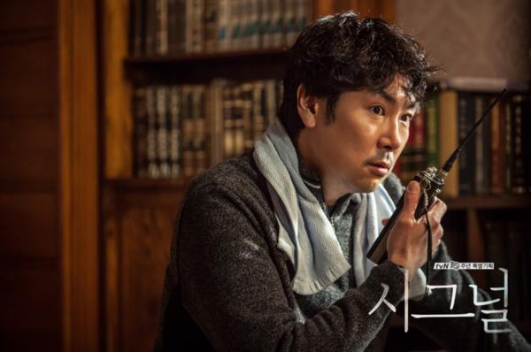 等了9年的《信号2》「恐永远石沉大海」！　赵震雄遭爆涉罪黑历史封面图